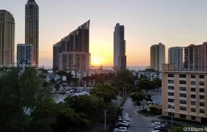 17600 Bay Rd #N906 Sunny Isles Beach, FL 33160