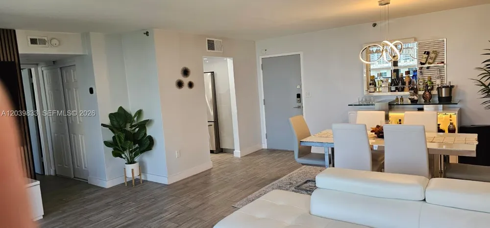 17600 Bay Rd #N906 Sunny Isles Beach, FL 33160
