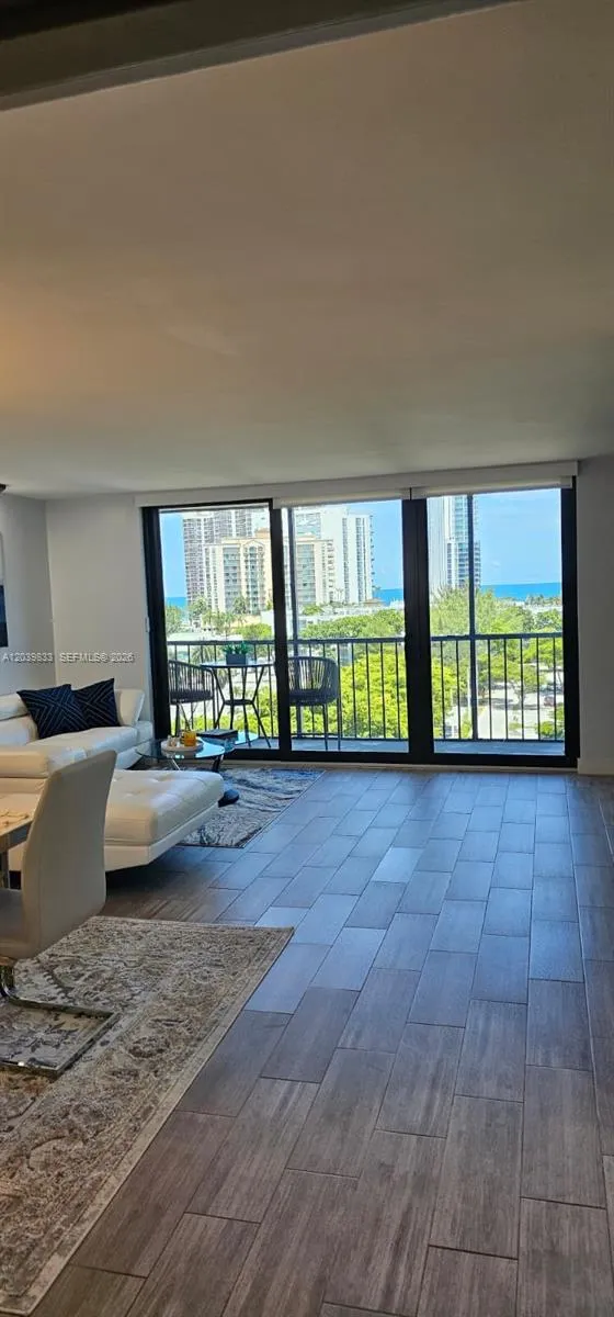 17600 Bay Rd #N906 Sunny Isles Beach, FL 33160