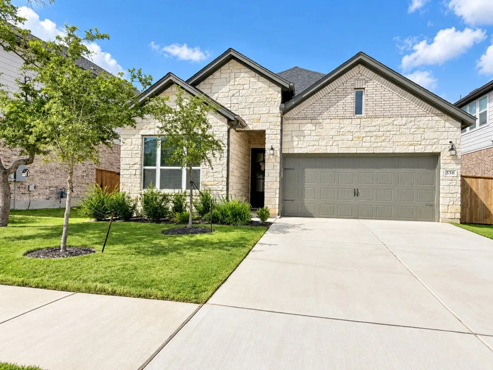 336 Darley Oak Drive Dripping Springs, TX 78620