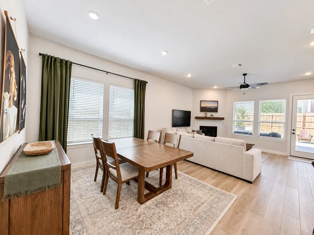 336 Darley Oak Drive Dripping Springs, TX 78620