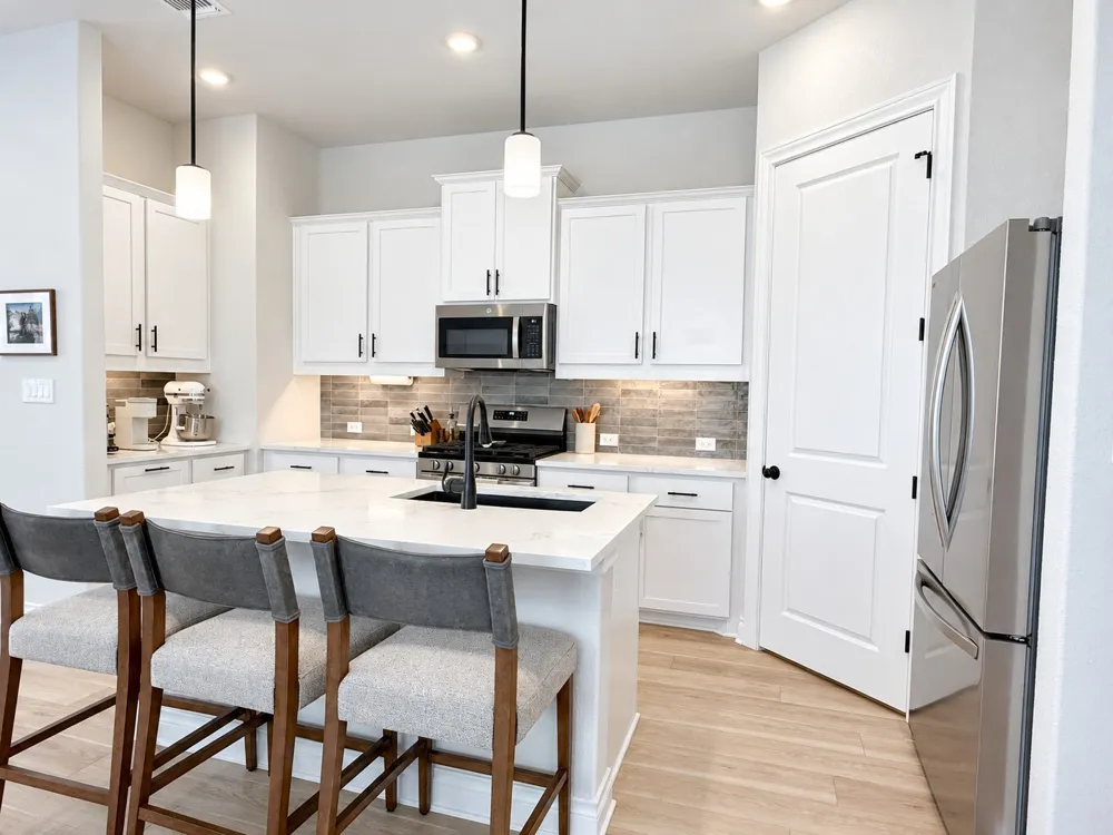 336 Darley Oak Drive Dripping Springs, TX 78620
