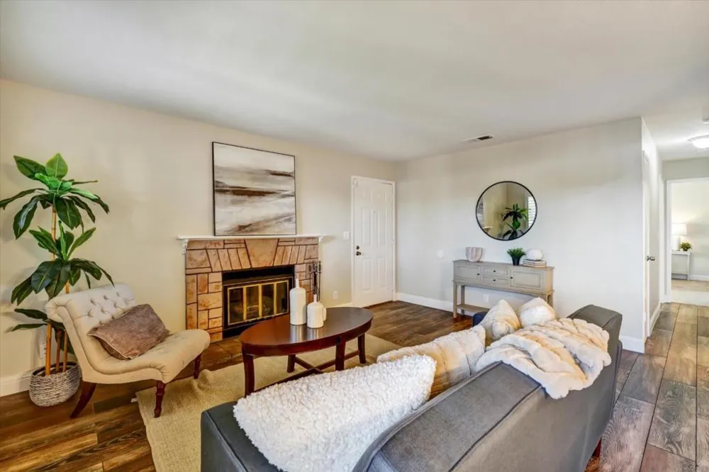 2203 LaTerrace Circle San Jose, CA 95123