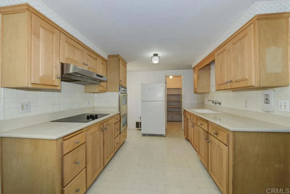 2228 Maple Street Costa Mesa, CA 92627