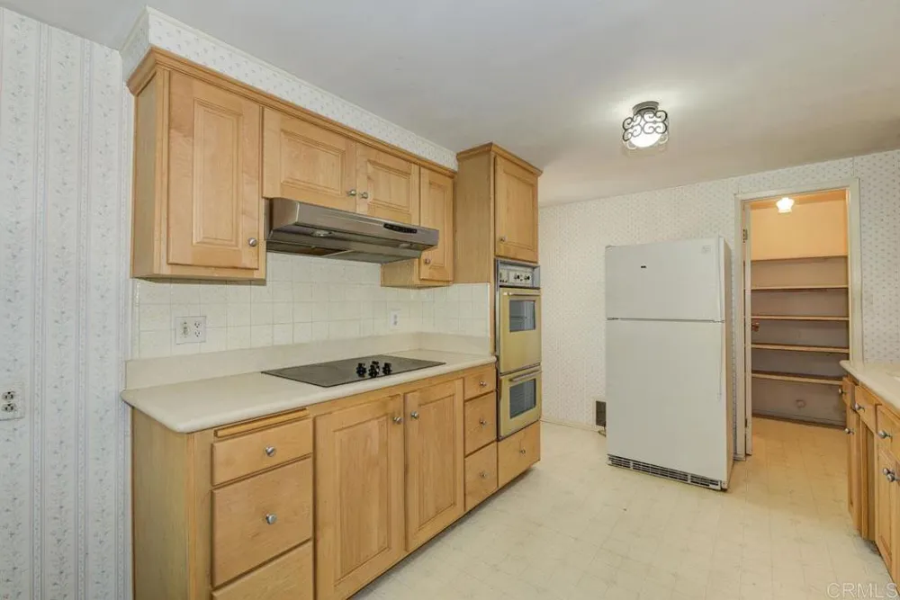 2228 Maple Street Costa Mesa, CA 92627