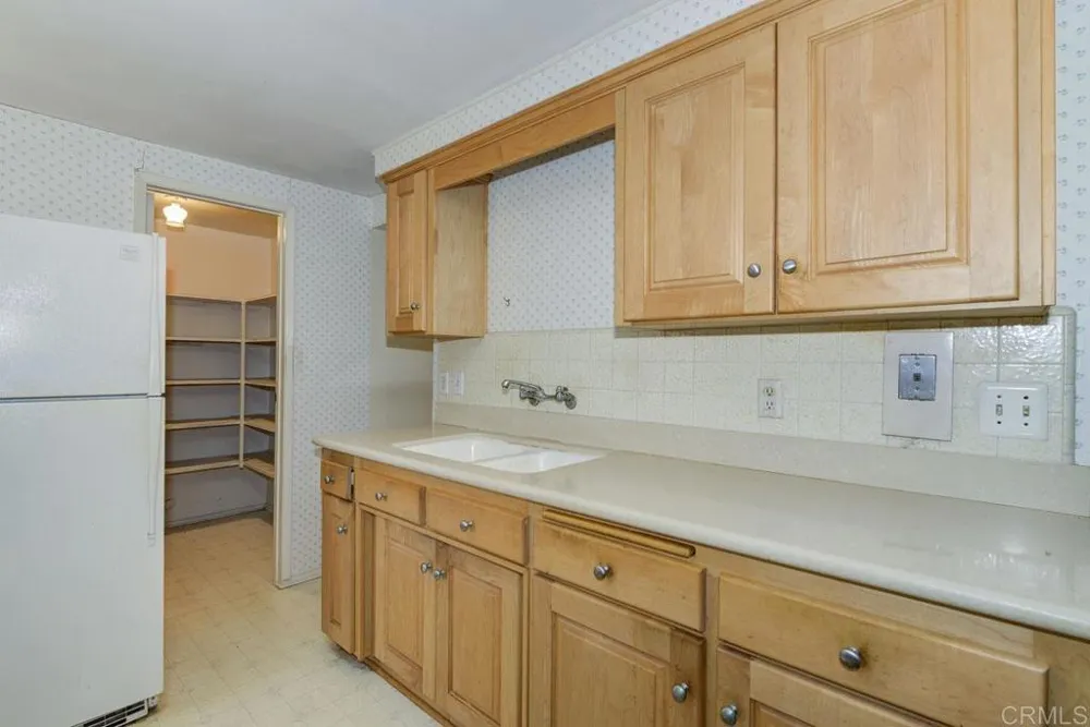 2228 Maple Street Costa Mesa, CA 92627