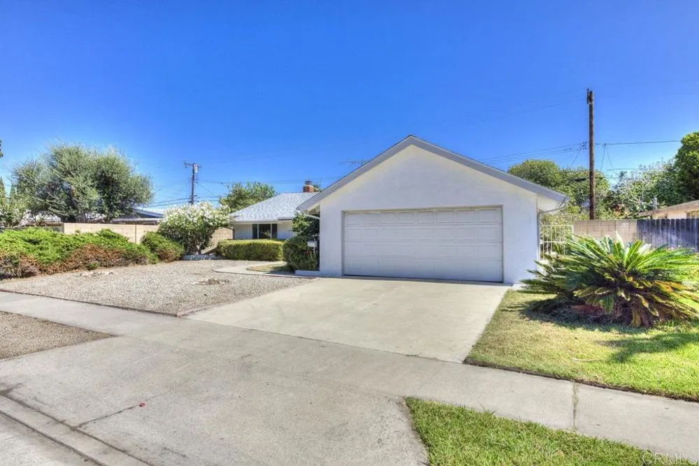 2228 Maple Street Costa Mesa, CA 92627