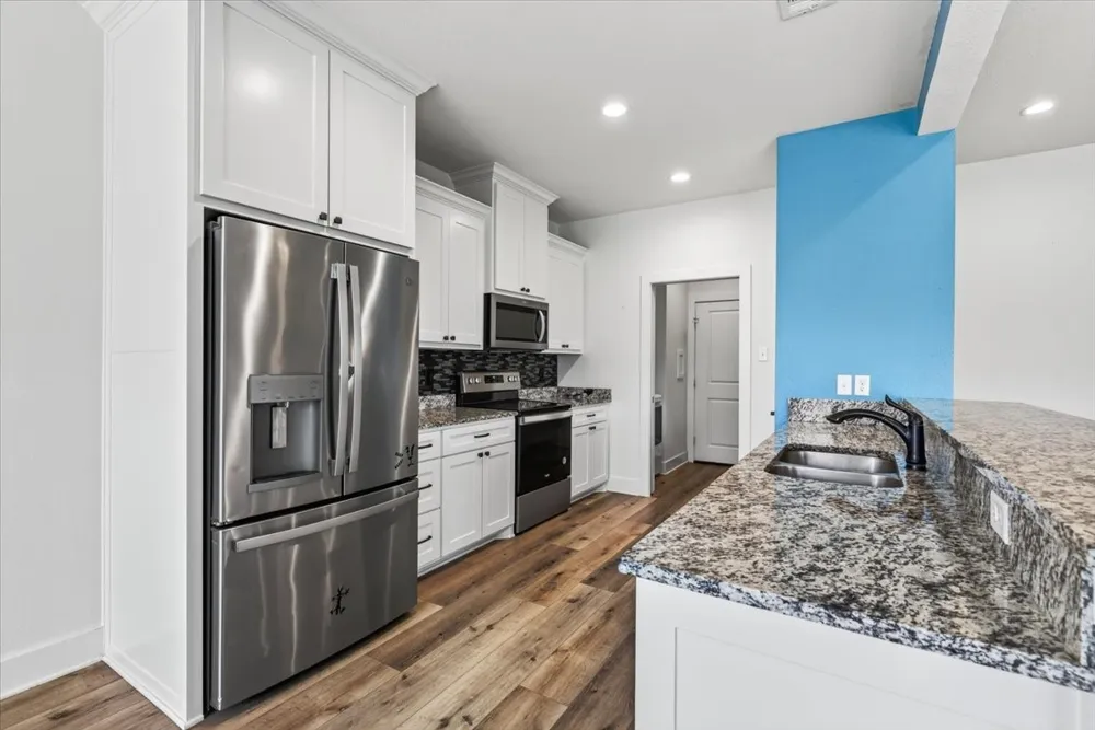 2112 Cole Street Mabank, TX 75147