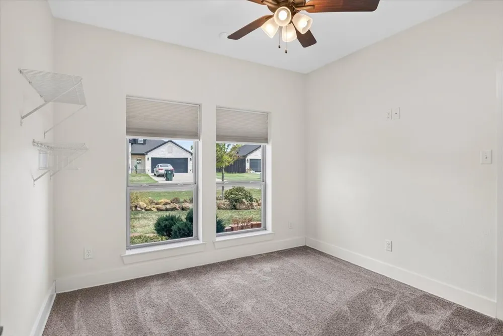 2112 Cole Street Mabank, TX 75147