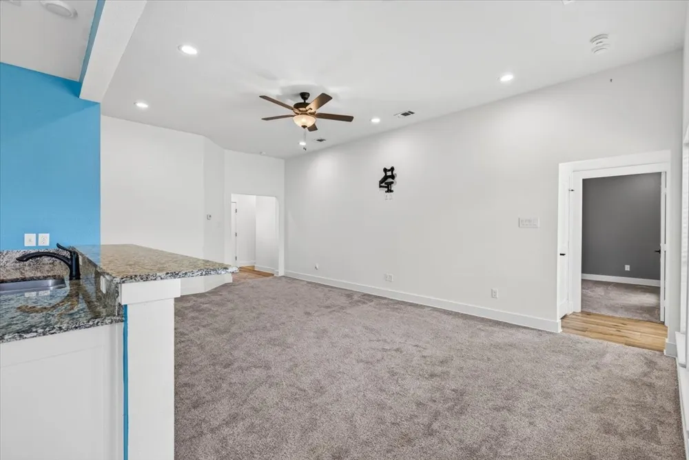 2112 Cole Street Mabank, TX 75147