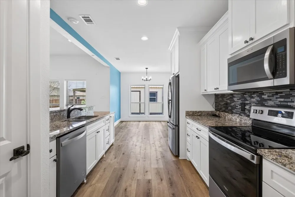 2112 Cole Street Mabank, TX 75147