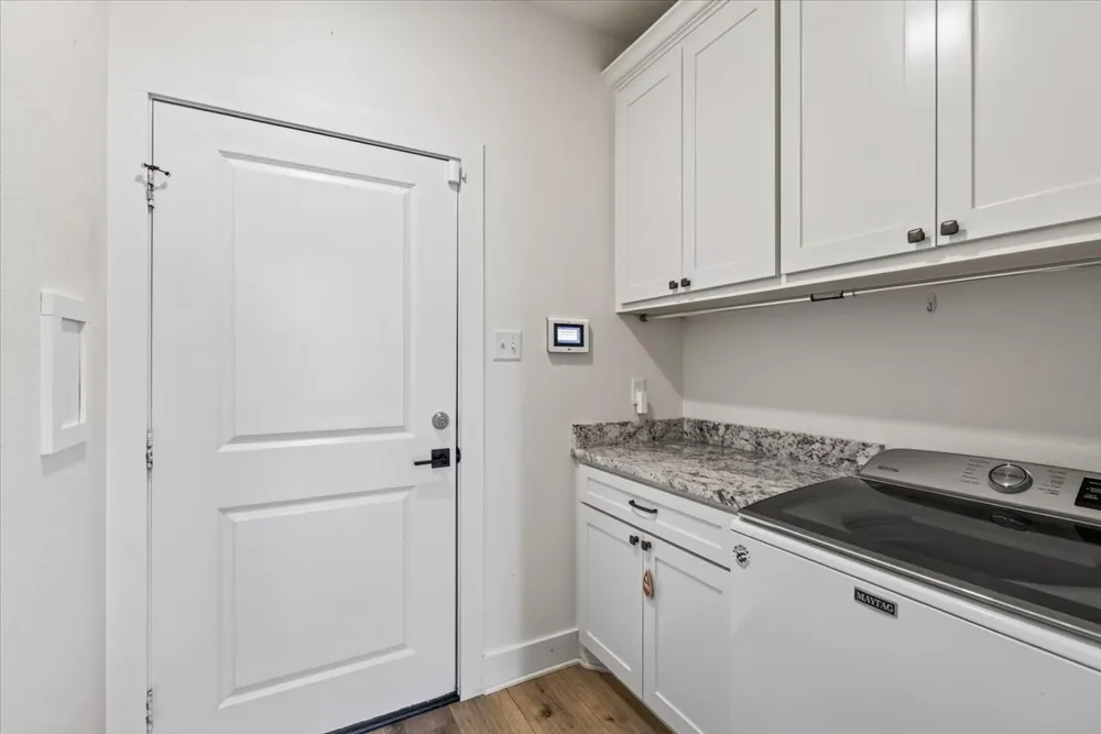 2112 Cole Street Mabank, TX 75147