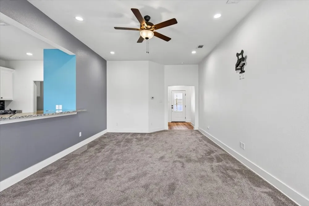 2112 Cole Street Mabank, TX 75147
