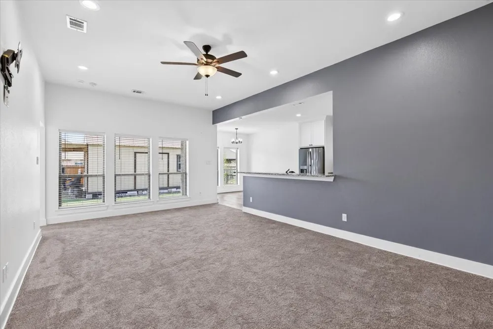 2112 Cole Street Mabank, TX 75147
