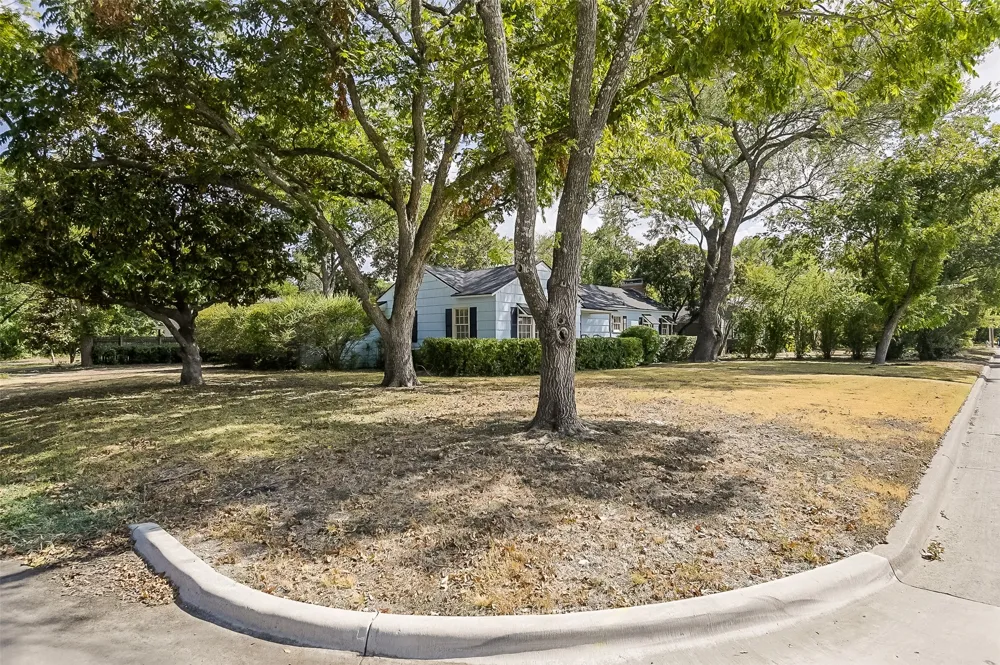 606 Bryson Street Waxahachie, TX 75165
