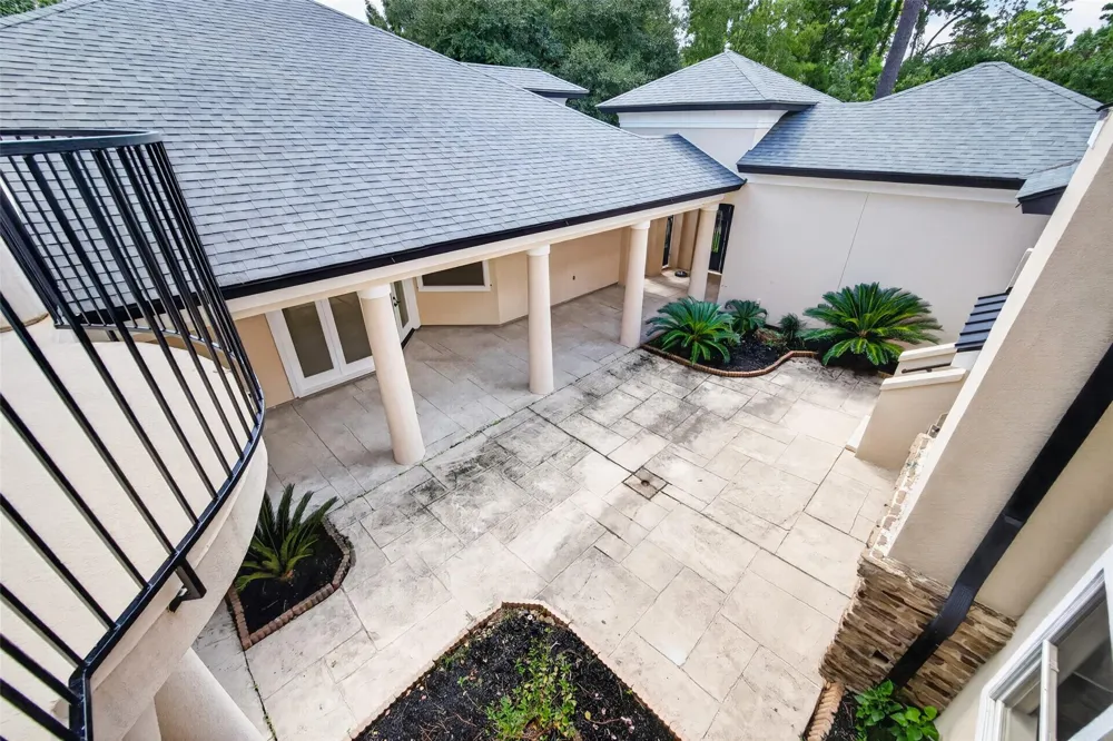 46 Kingwood Greens Drive Houston, TX 77339