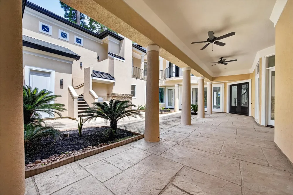 46 Kingwood Greens Drive Houston, TX 77339