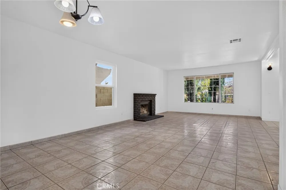 37723 Sandra Lane Palmdale, CA 93550