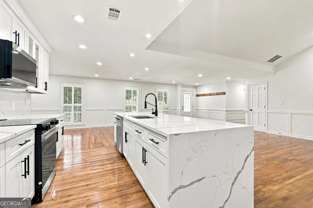 1761 E Gate DR Stone Mountain, GA 30087