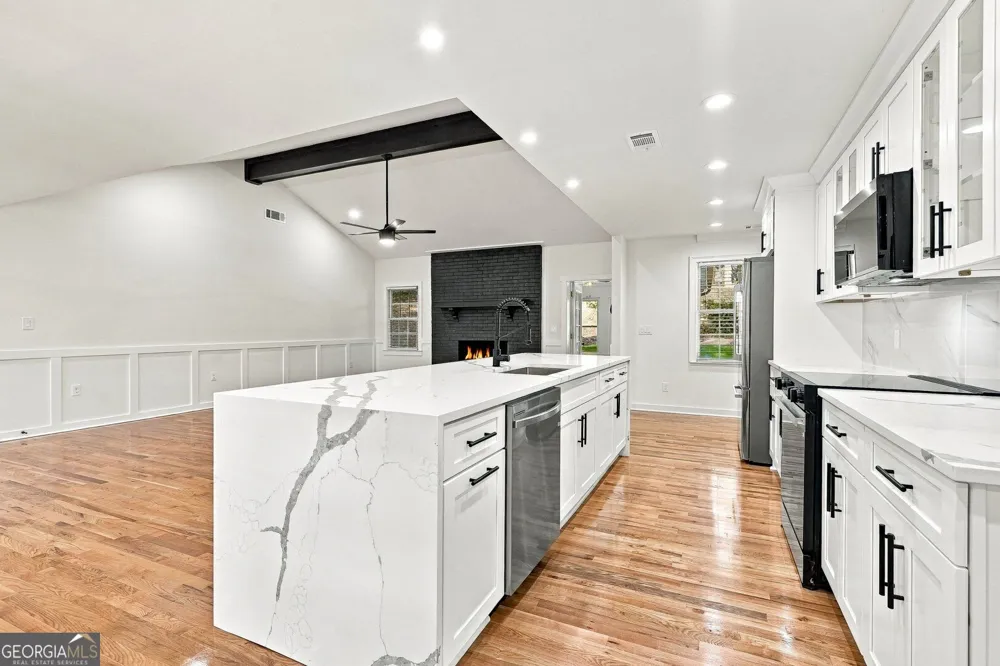 1761 E Gate DR Stone Mountain, GA 30087