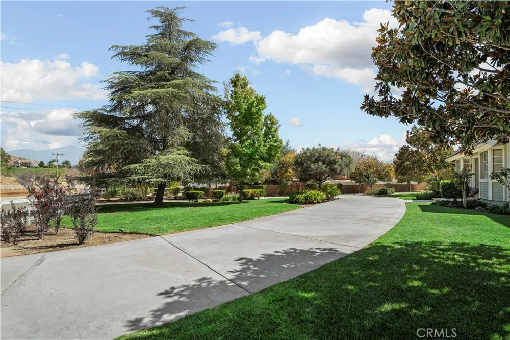 26983 Pilgrim Road Redlands, CA 92373