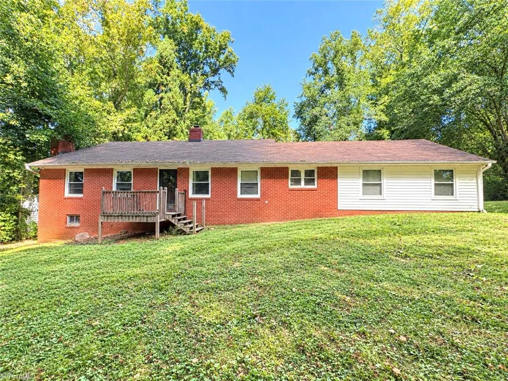 2190 Indian Trail Winston-Salem, NC 27106