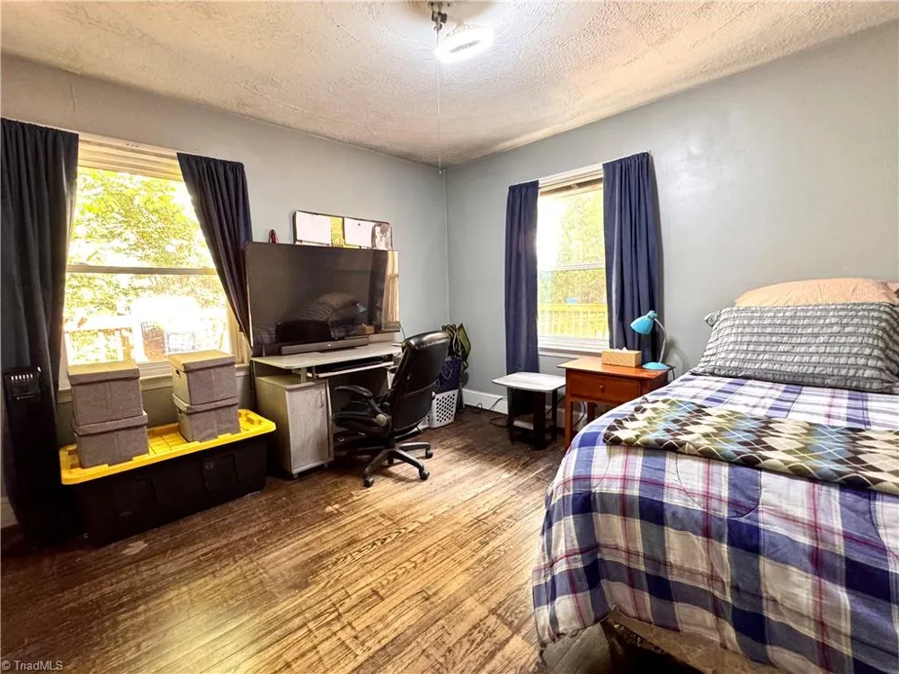 2190 Indian Trail Winston-Salem, NC 27106