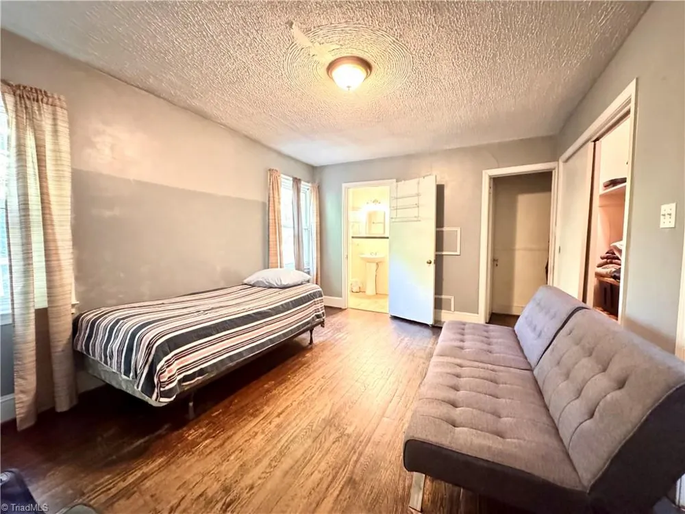 2190 Indian Trail Winston-Salem, NC 27106