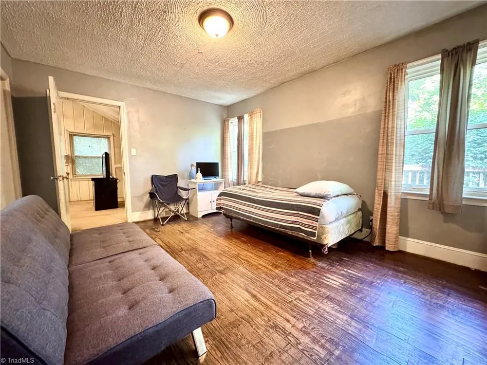 2190 Indian Trail Winston-Salem, NC 27106