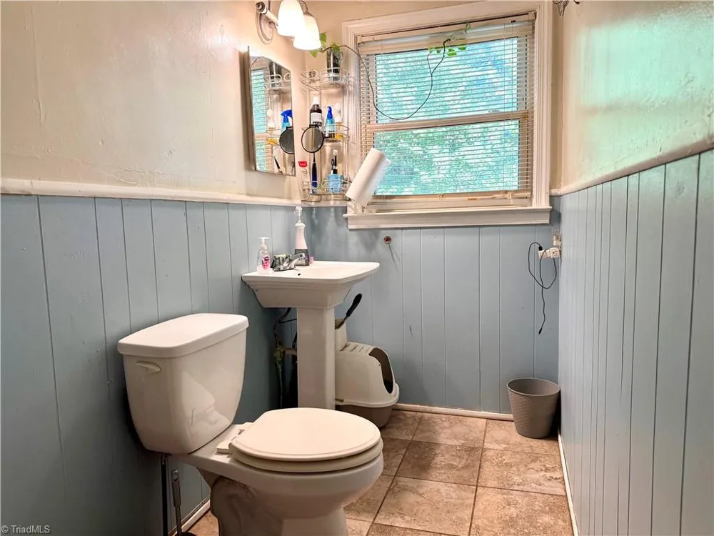 2190 Indian Trail Winston-Salem, NC 27106
