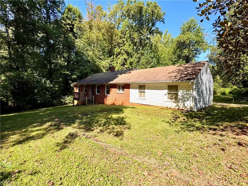 2190 Indian Trail Winston-Salem, NC 27106