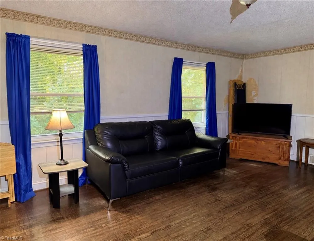 2190 Indian Trail Winston-Salem, NC 27106