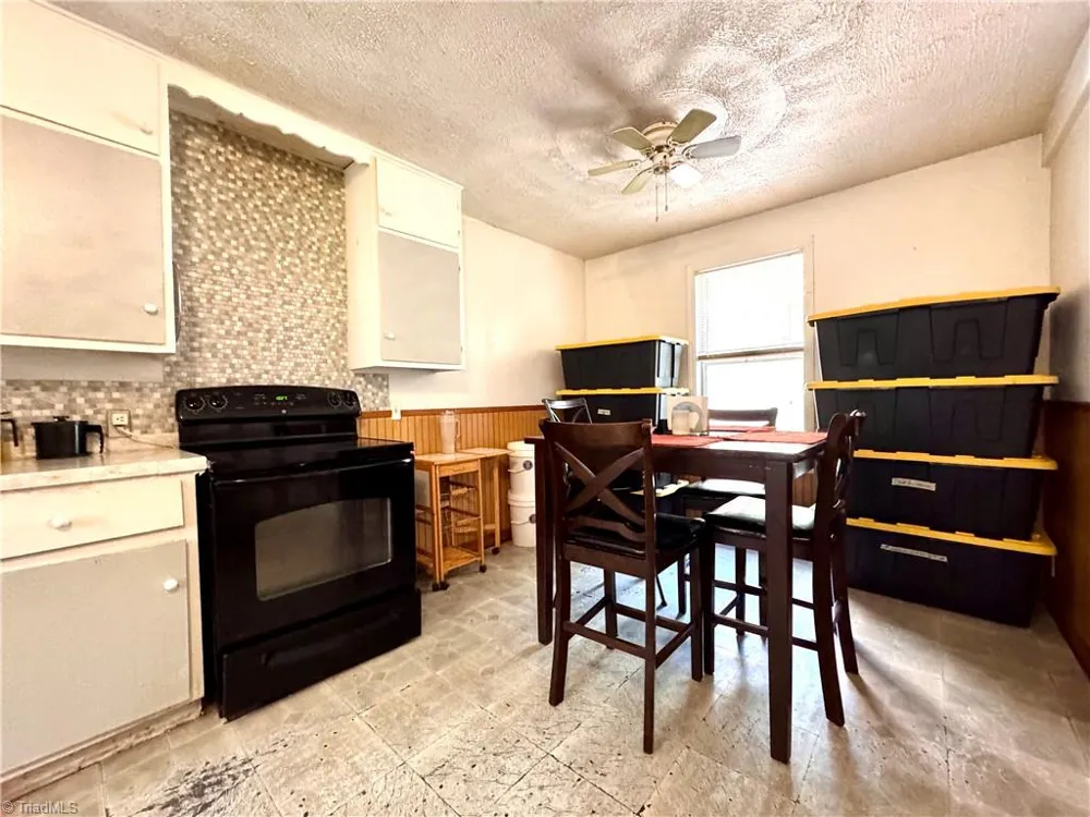 2190 Indian Trail Winston-Salem, NC 27106