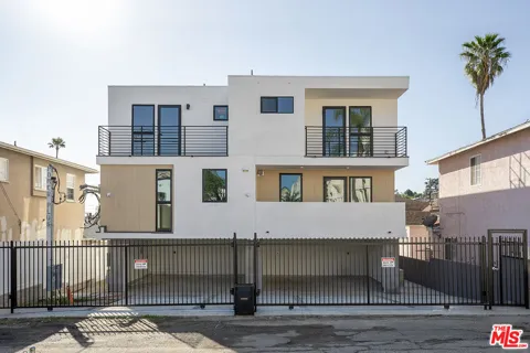 1434 W 9th Street