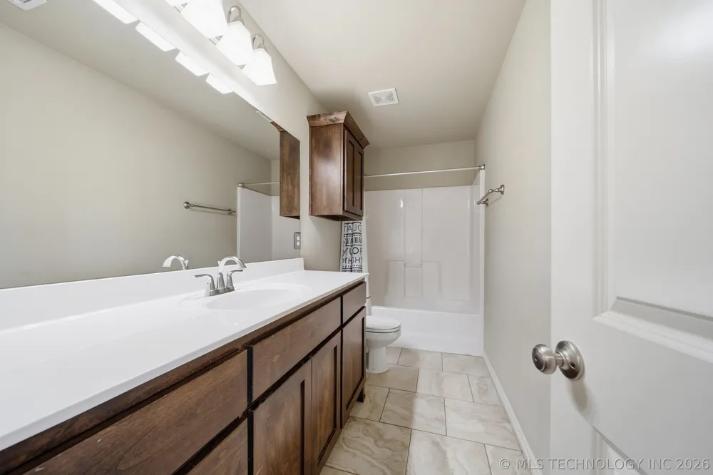 12544 S 71st East Avenue Bixby, OK 74008
