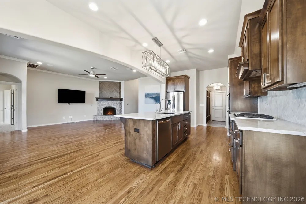 12544 S 71st East Avenue Bixby, OK 74008