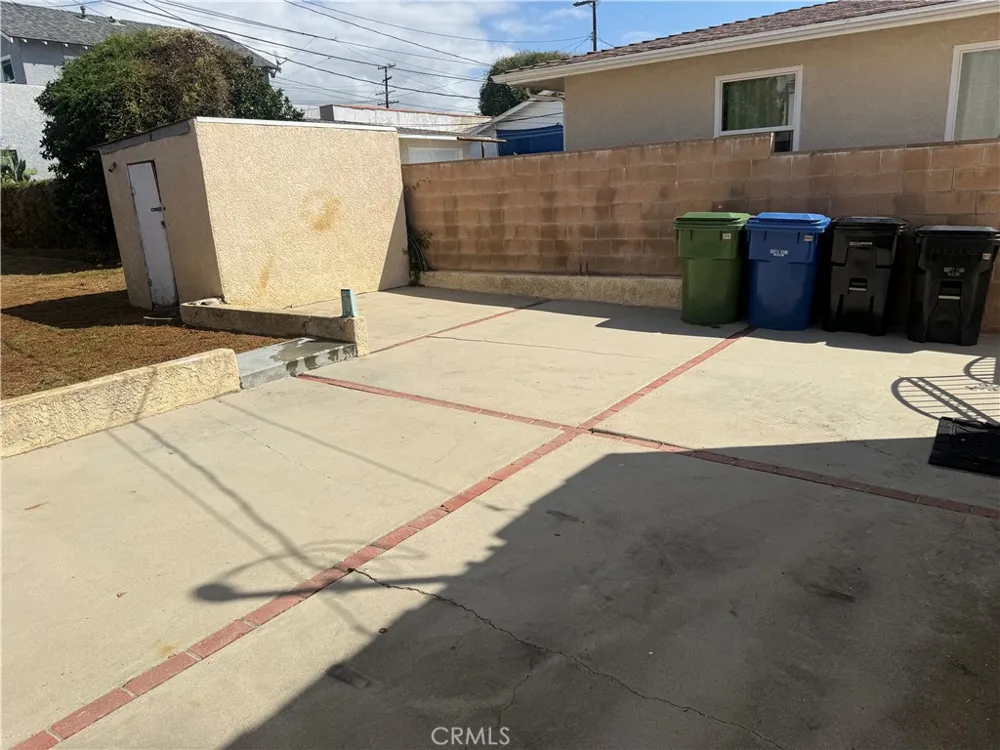 1056 W 8th San Pedro, CA 90017