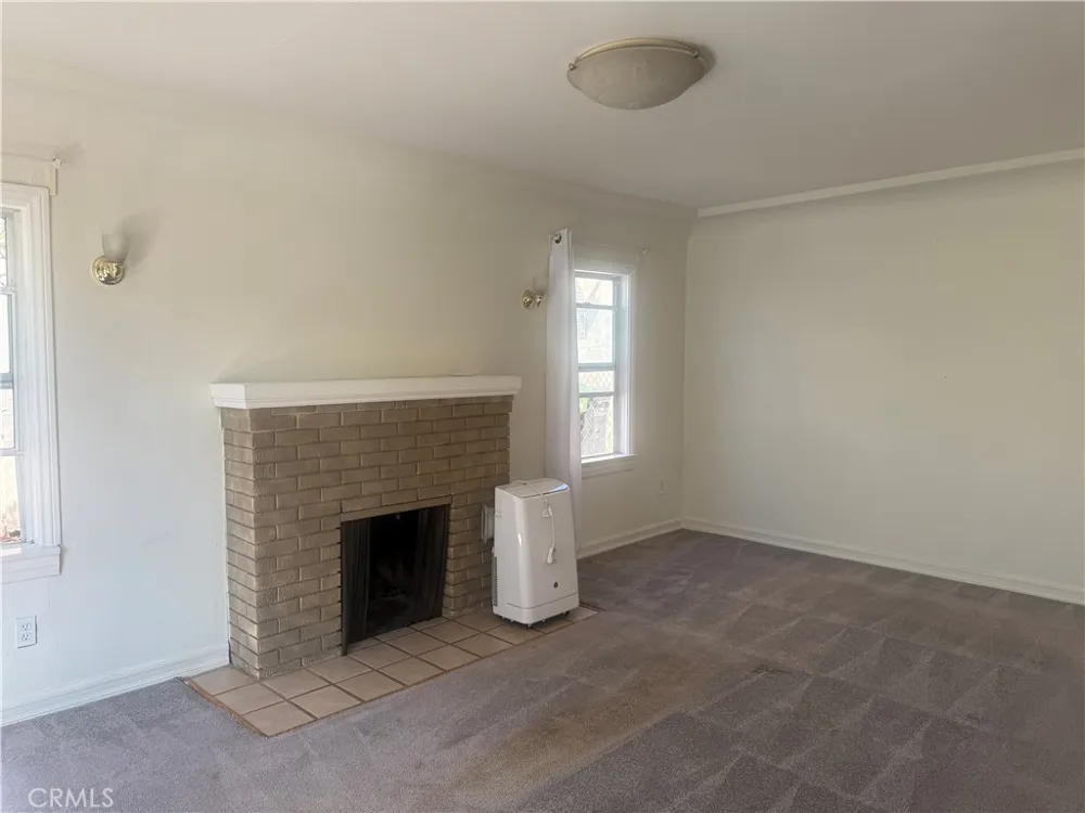 1056 W 8th San Pedro, CA 90017