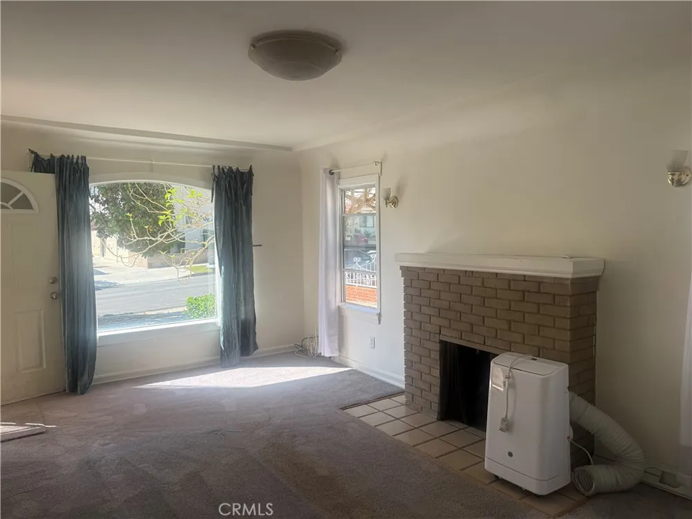 1056 W 8th San Pedro, CA 90017