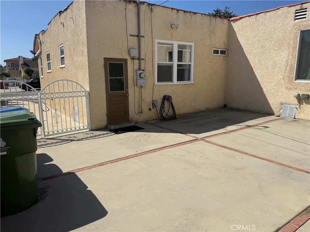 1056 W 8th San Pedro, CA 90017