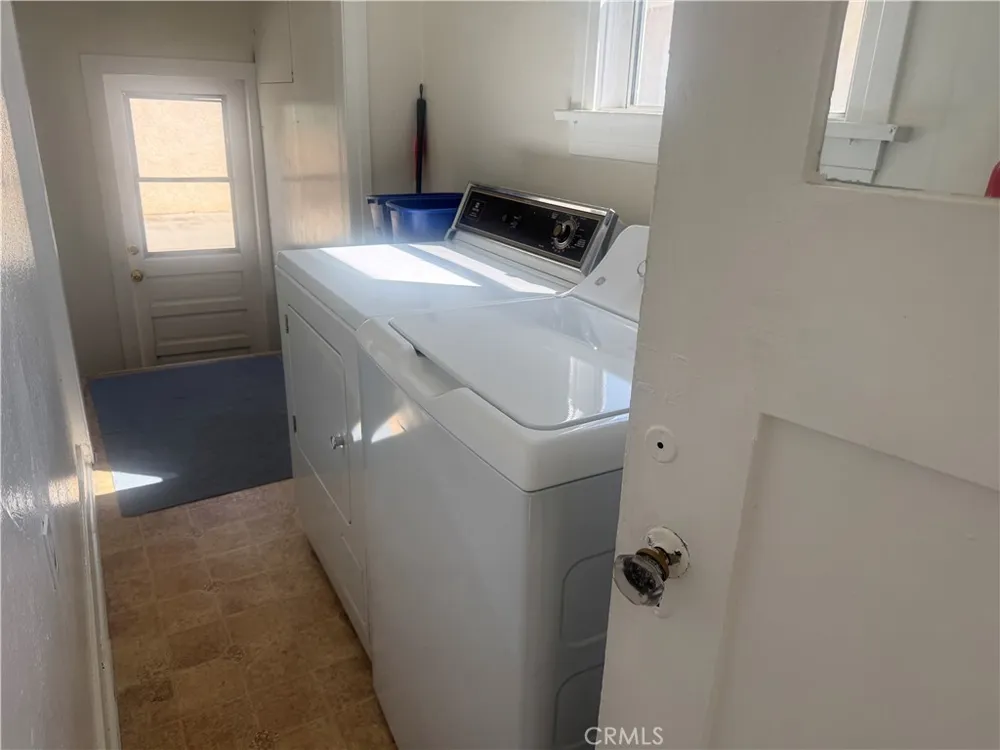 1056 W 8th San Pedro, CA 90017