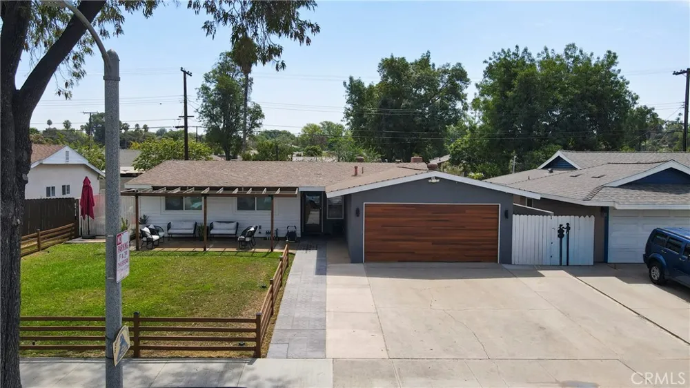 10068 Fox Riverside, CA 92503
