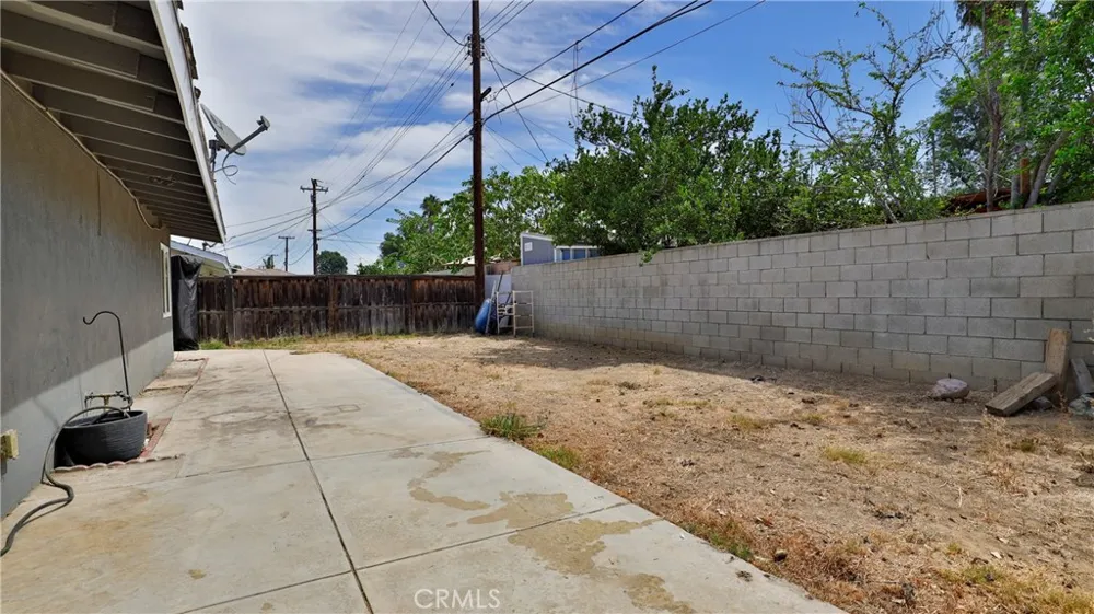 10068 Fox Riverside, CA 92503