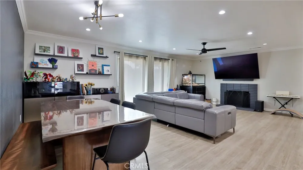 10068 Fox Riverside, CA 92503