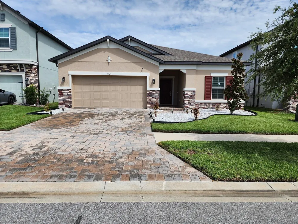 9342 CRESCENT RAY DRIVE Wesley Chapel, FL 33545
