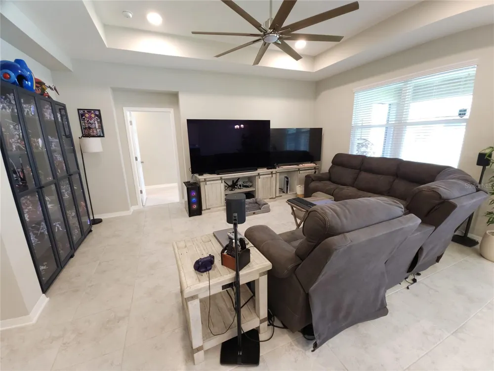 9342 CRESCENT RAY DRIVE Wesley Chapel, FL 33545