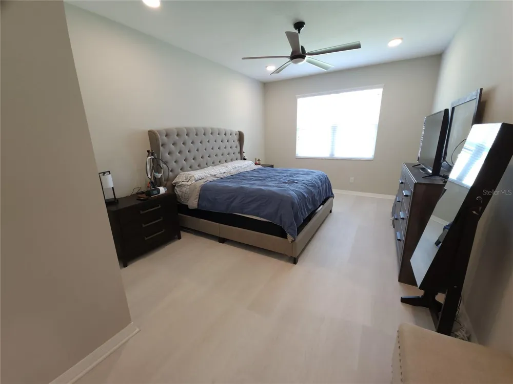 9342 CRESCENT RAY DRIVE Wesley Chapel, FL 33545