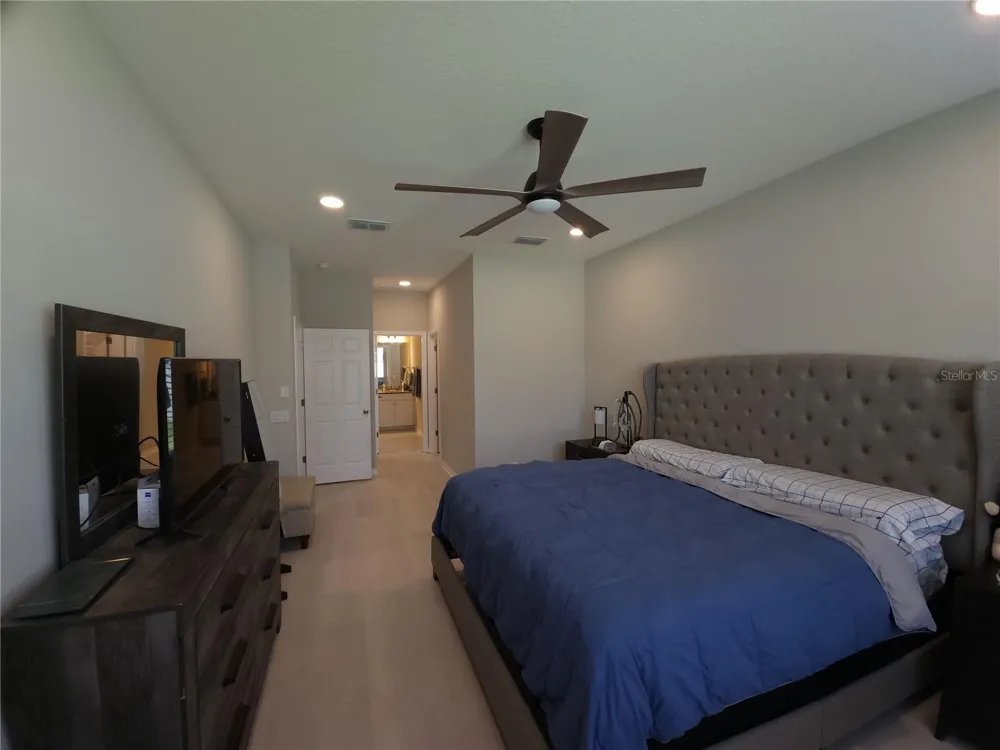 9342 CRESCENT RAY DRIVE Wesley Chapel, FL 33545