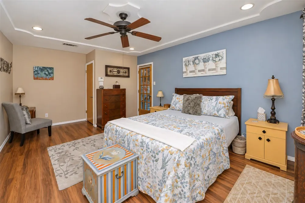 2125 Cambridge Drive Hurst, TX 76054