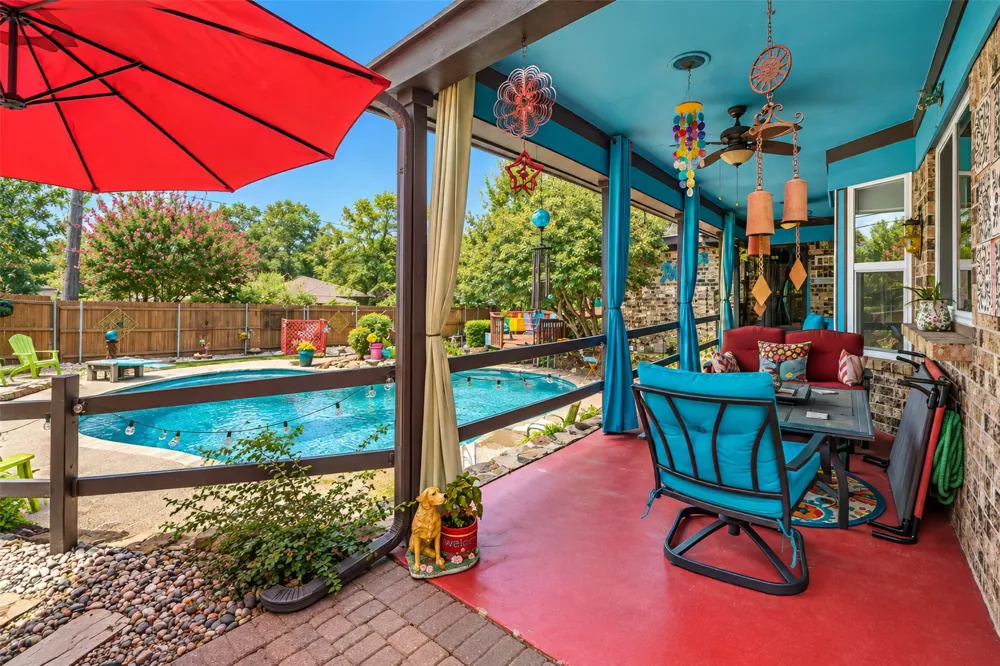 2125 Cambridge Drive Hurst, TX 76054